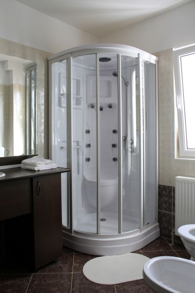 Syracuse Shower Installation